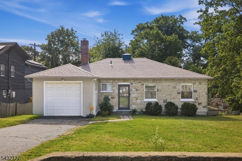 Lakeside Blvd, Hopatcong, NJ 07843