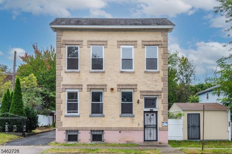Tremont Ave, East Orange, NJ 07018