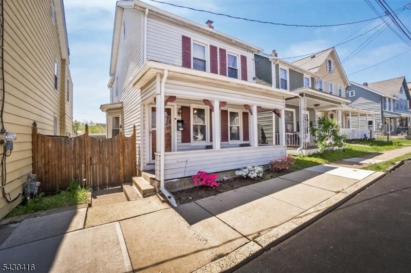 Lewis St, Phillipsburg, NJ 08865