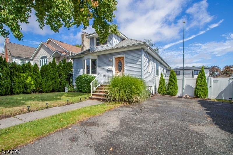 Pallant Ave, Linden, NJ 07036