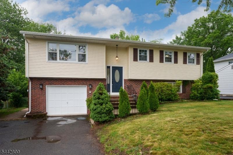 Oak Tree Rd, Edison, NJ 08820