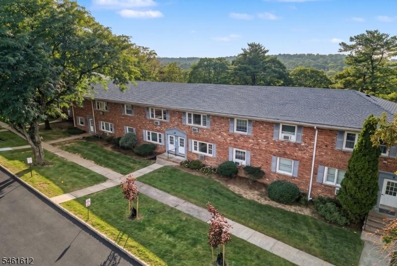 Wedgewood Dr, Verona, NJ 07044
