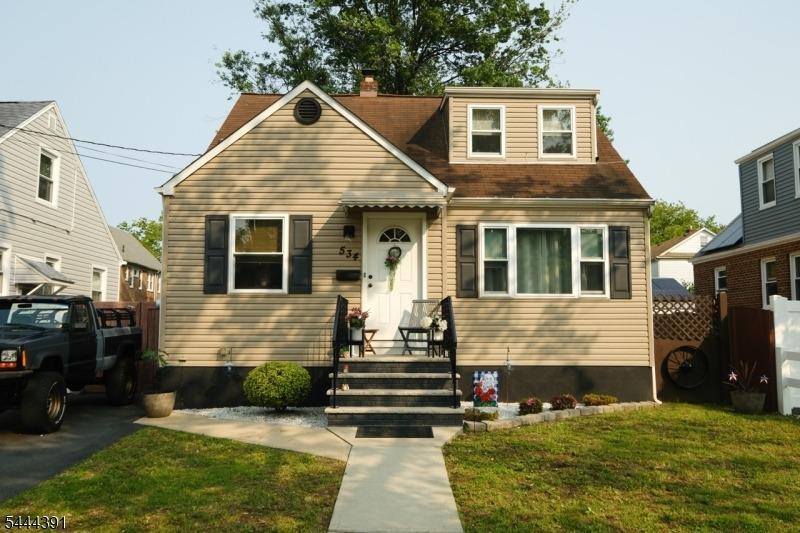 Monmouth Ave, Linden, NJ 07036