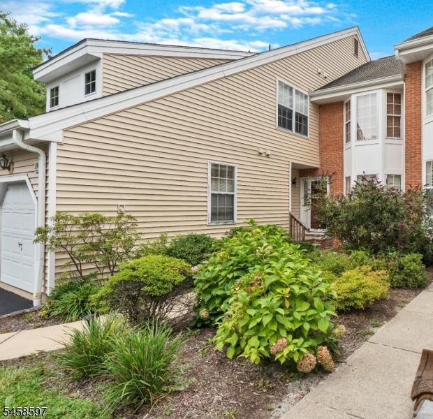 Zeppi Ln, West Orange, NJ 07052