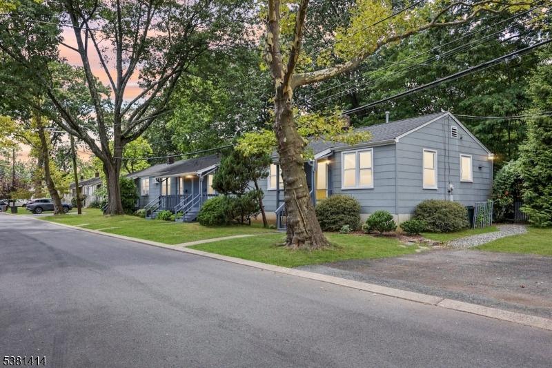 Degraw Ave, Clifton, NJ 07013