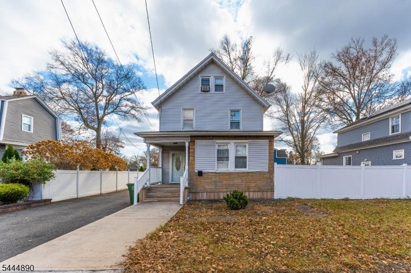 E 1st Ave, Roselle, NJ 07203