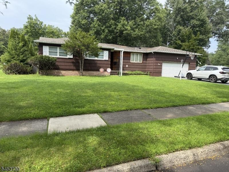 Raleigh Ln, Wayne, NJ 07470