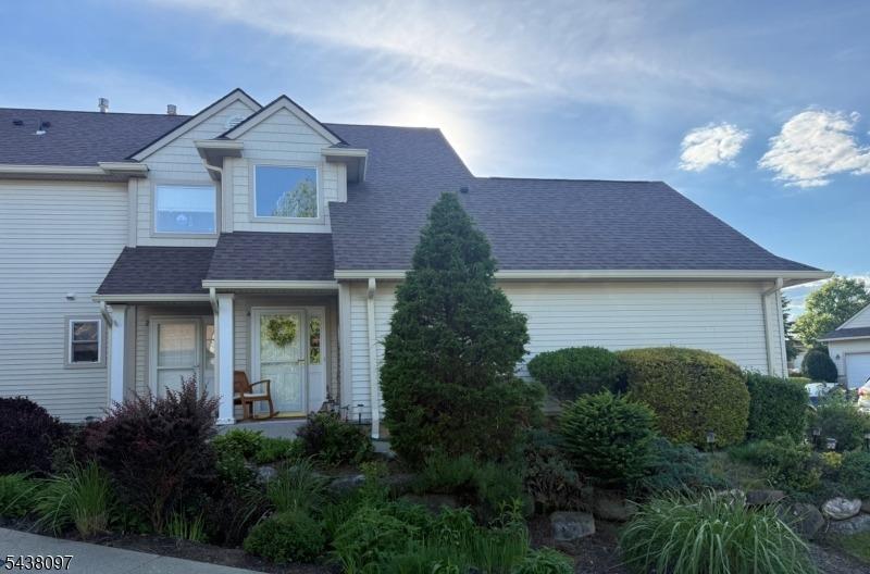 Caleb Ct, Hamburg, NJ 07419