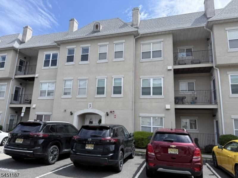 Brittany Dr, Wayne, NJ 07470