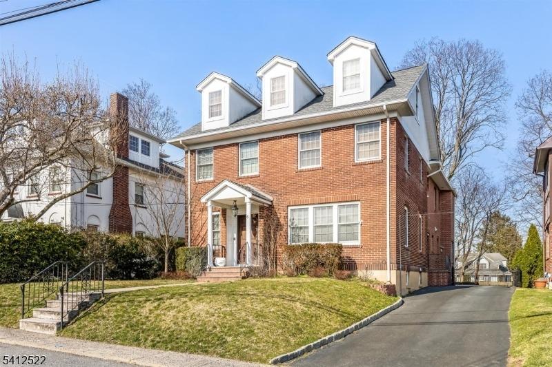 Harding Ct, Passaic, NJ 07055