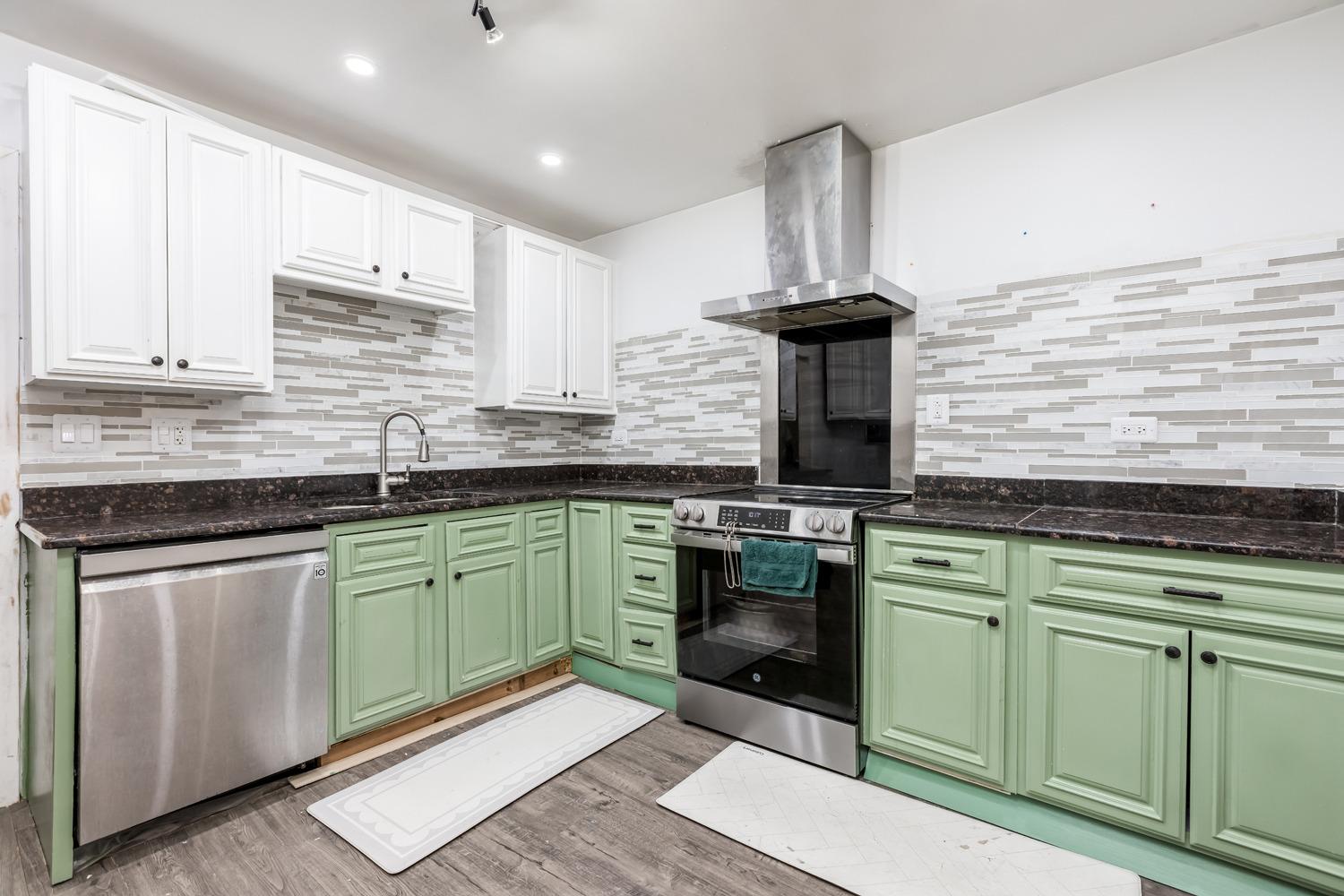 N Francisco Ave, Chicago, IL 60659