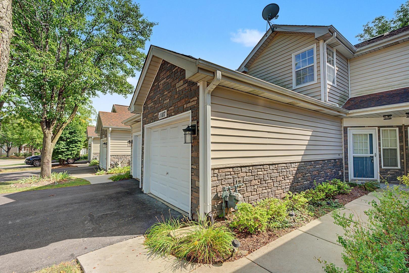 Regency Dr, Schaumburg, IL 60193