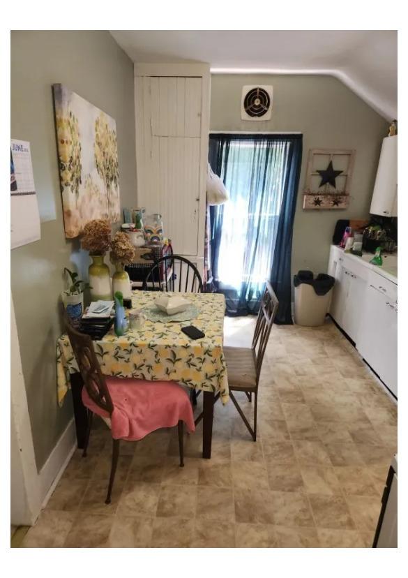 N Cedar St, Galesburg, IL 61401