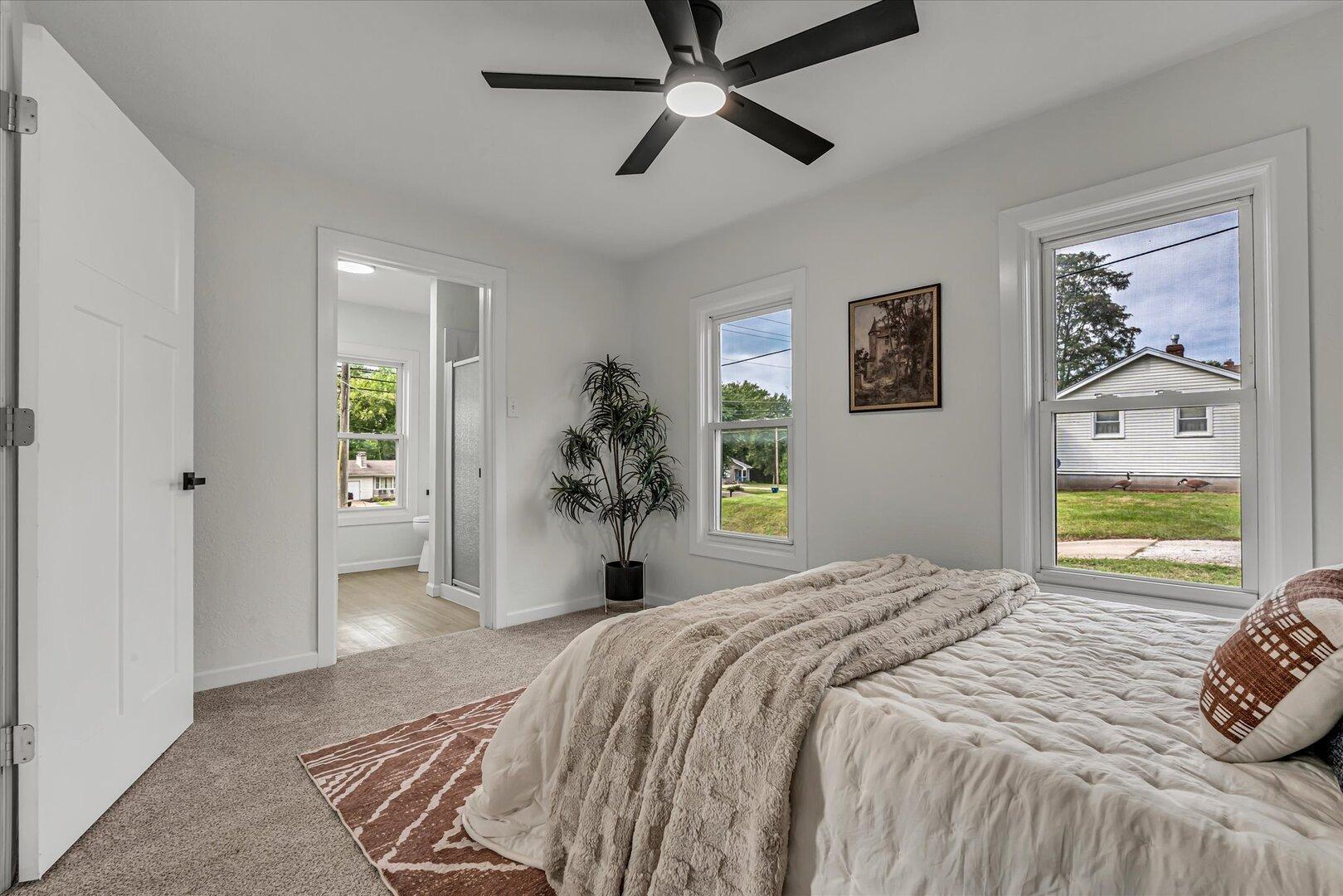 Devils Glen Rd, Bettendorf, IA 52722