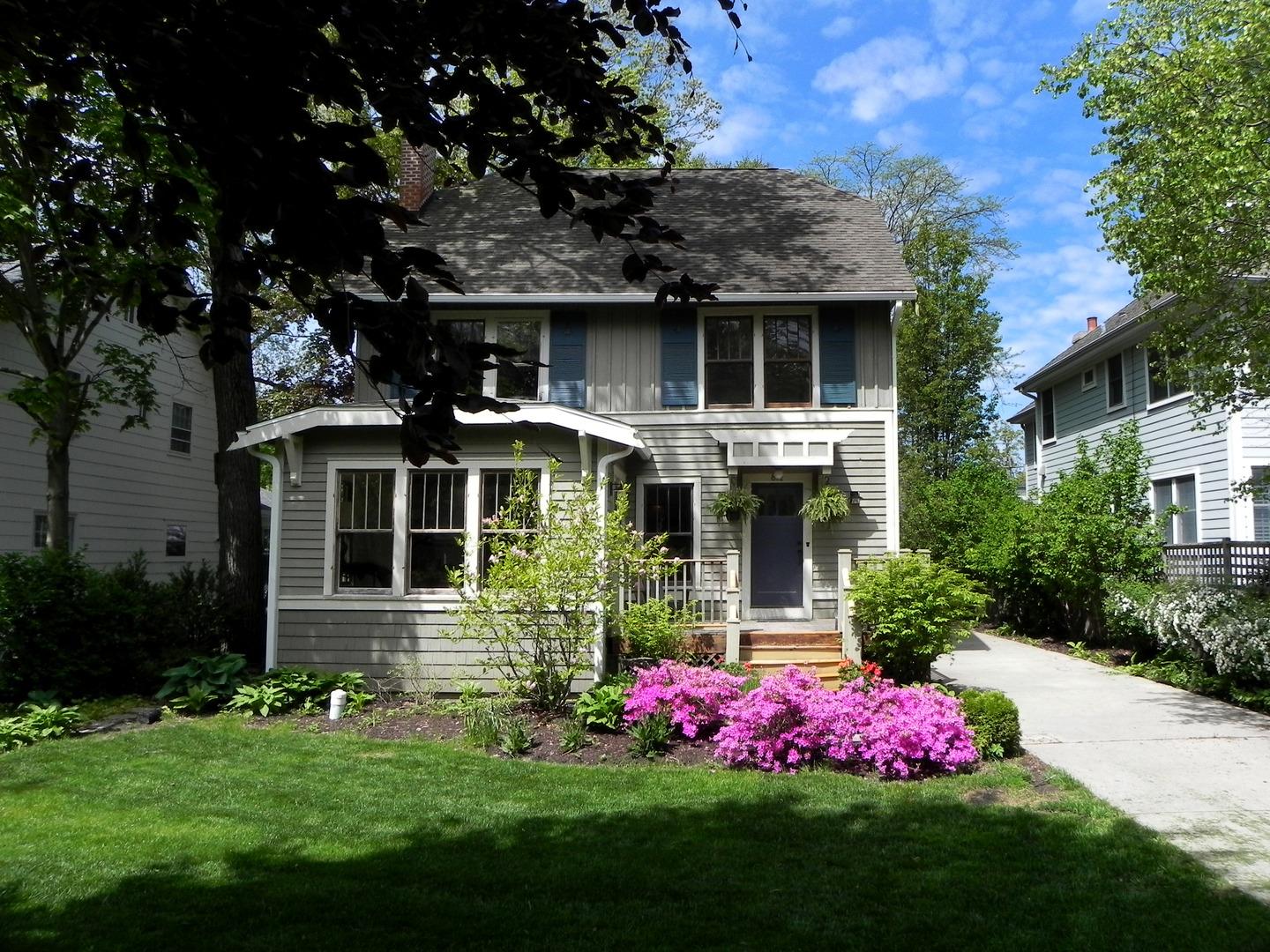 Rosewood Ave, Winnetka, IL 60093