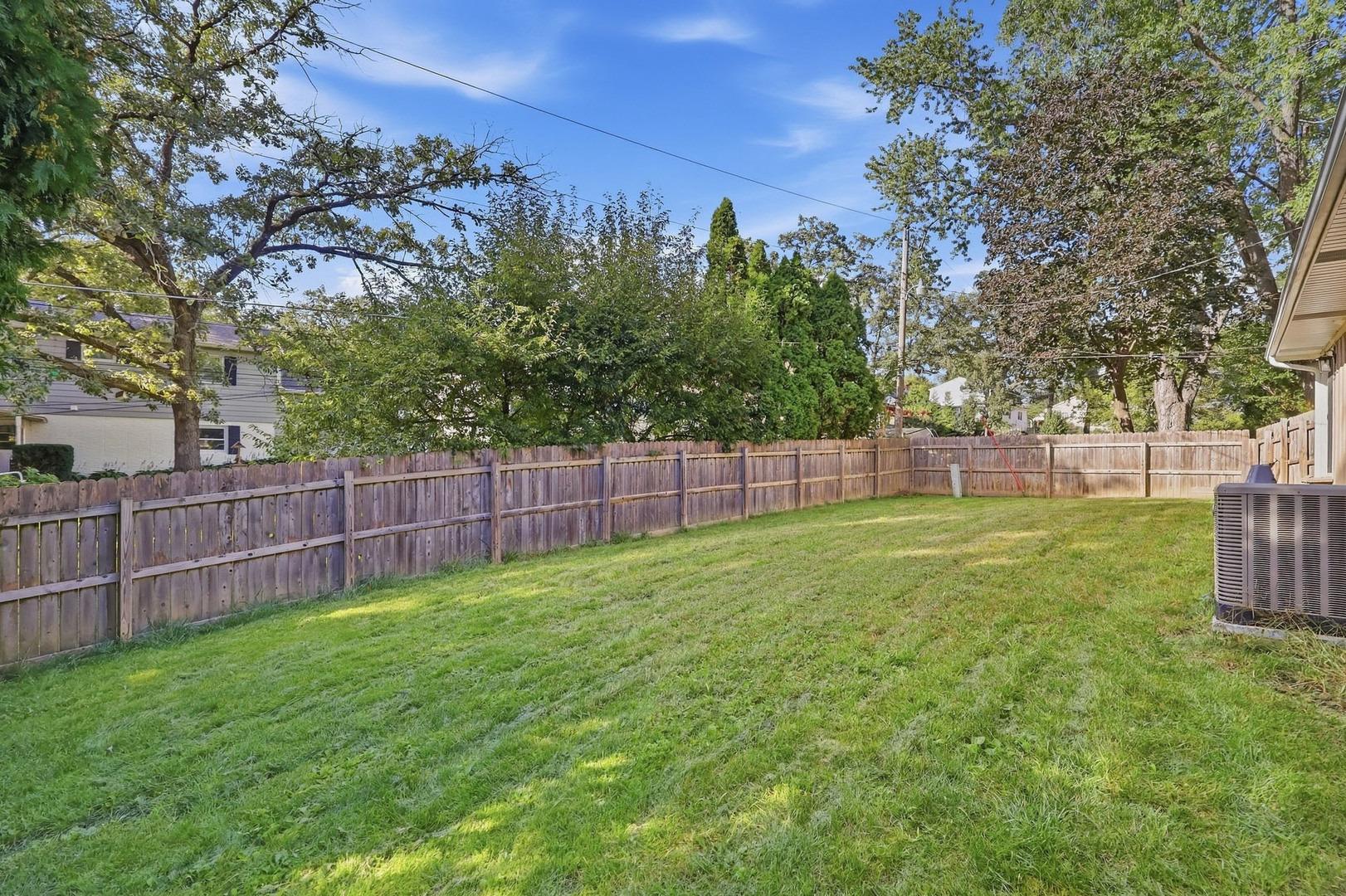 Wittman Dr, Davenport, IA 52806