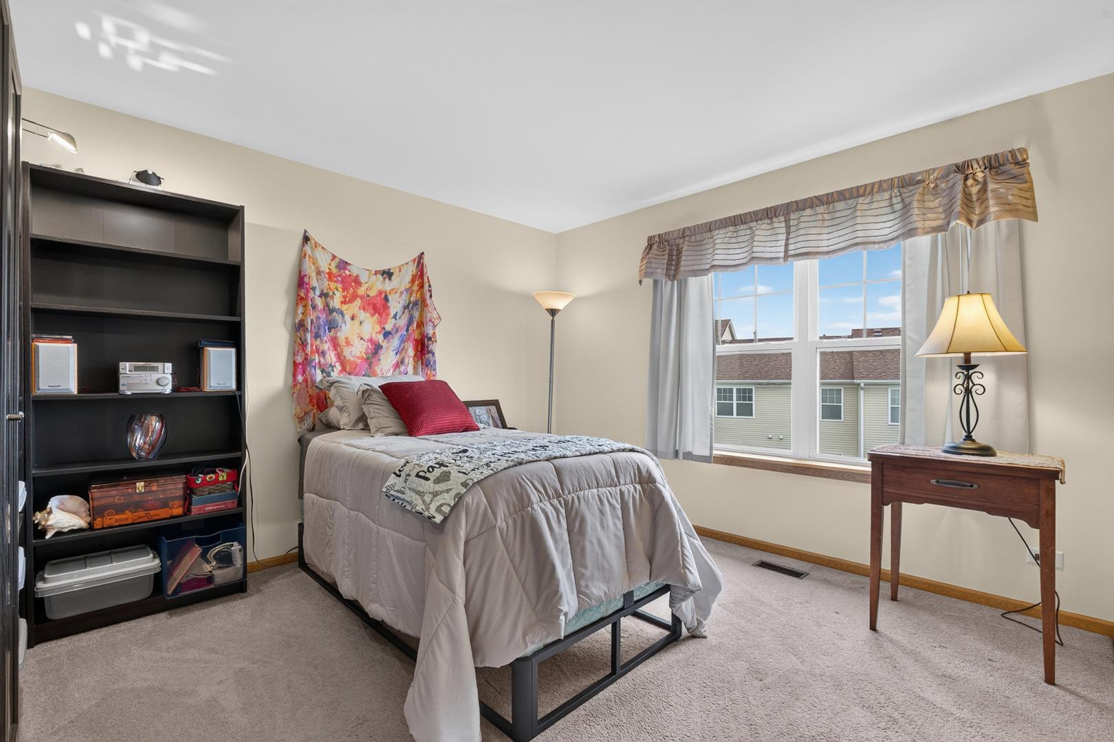 Glacier Way, Wauconda, IL 60084