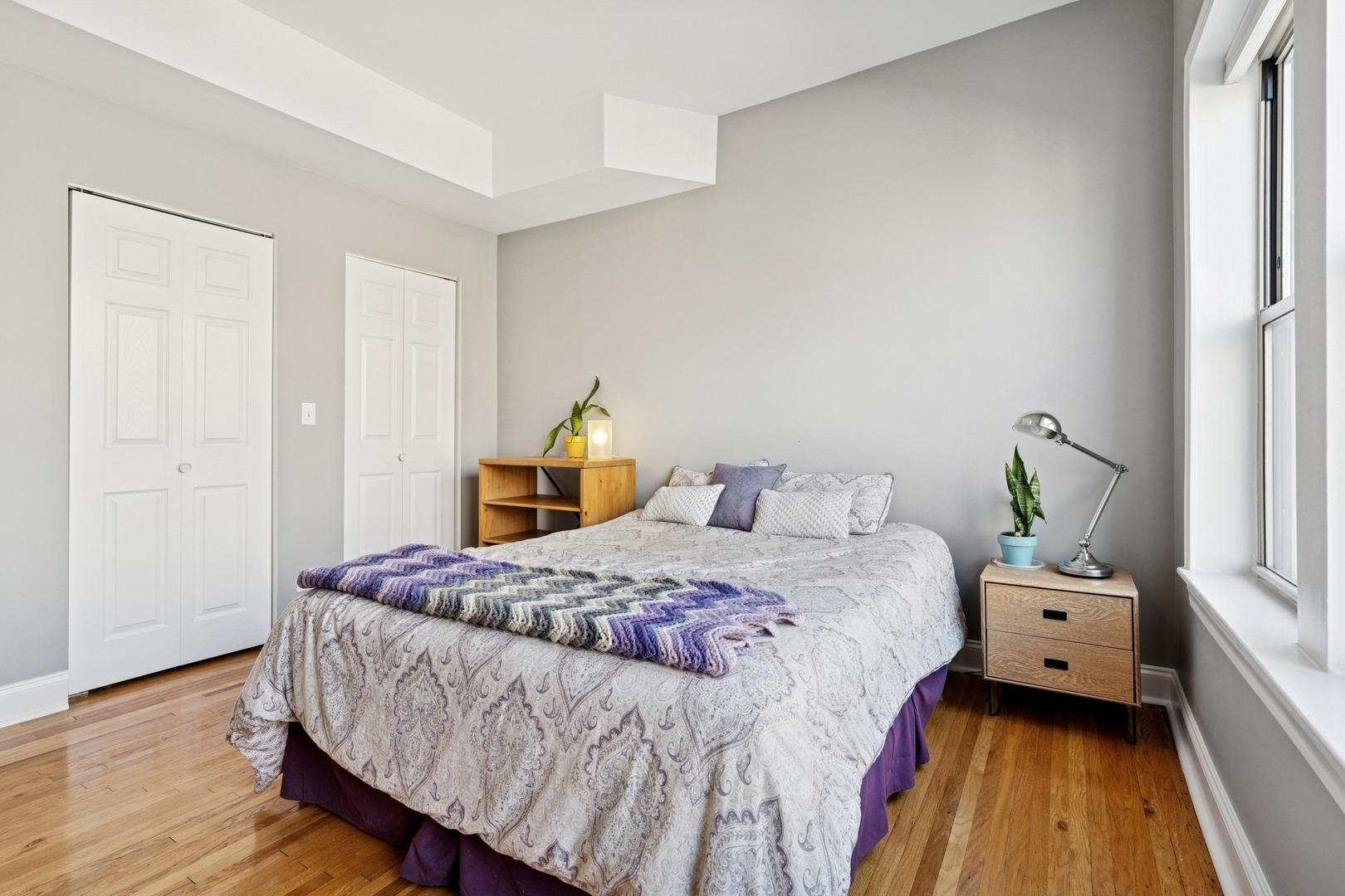 E 62nd St, Chicago, IL 60637