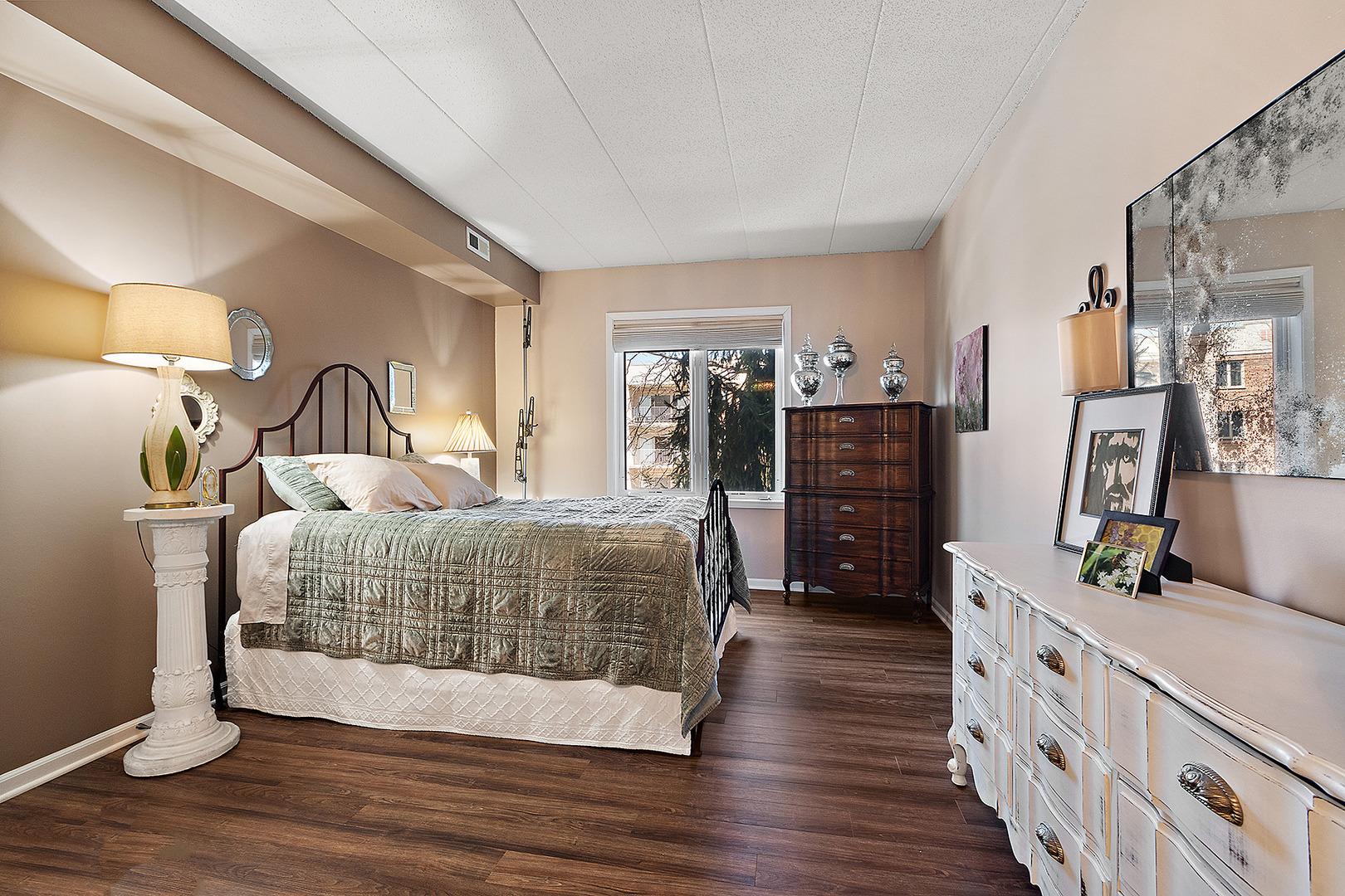 W 157th St, Orland Park, IL 60462
