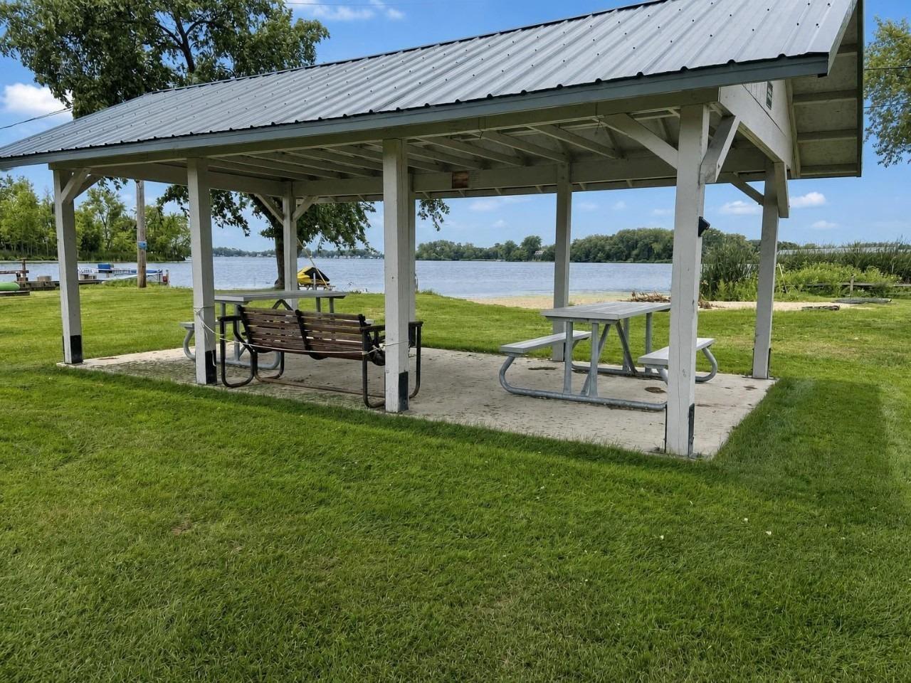 N 1st Ave, Antioch, IL 60002