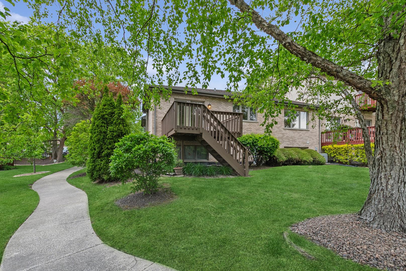 Shenandoah Dr, Orland Park, IL 60467
