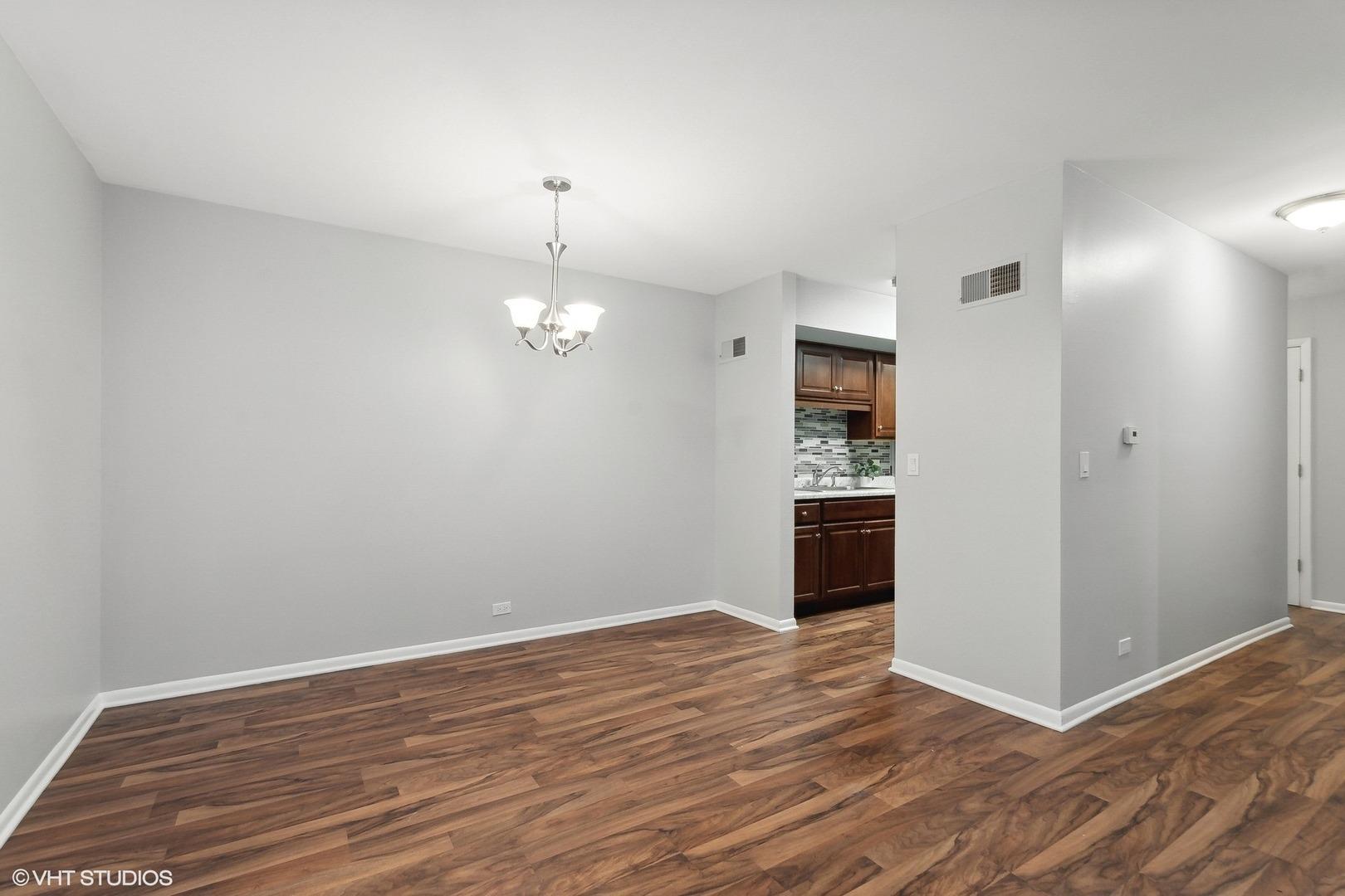 Shorely Dr, Barrington, IL 60010