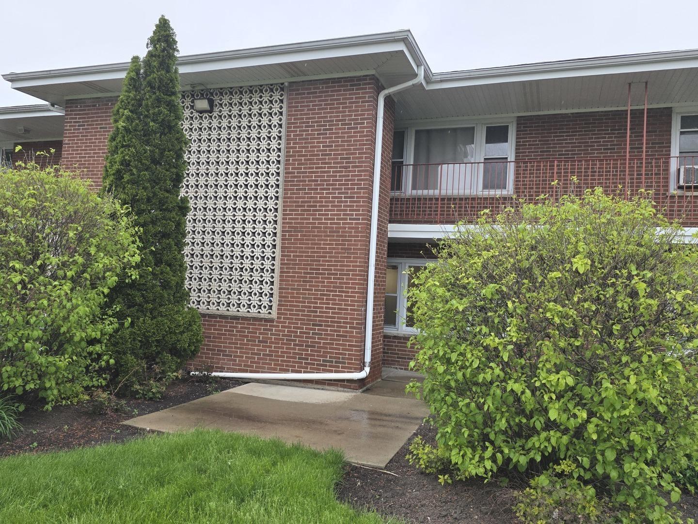 Holiday Ln, Des Plaines, IL 60016