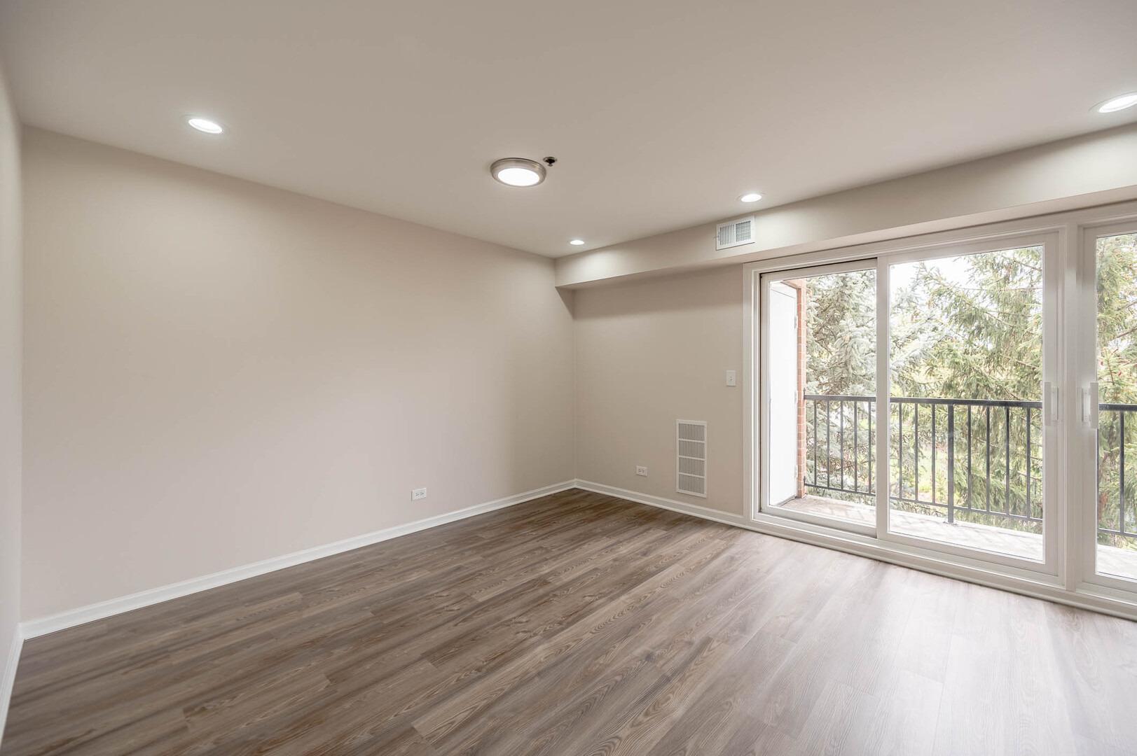 W Gunnison St, Harwood Heights, IL 60706