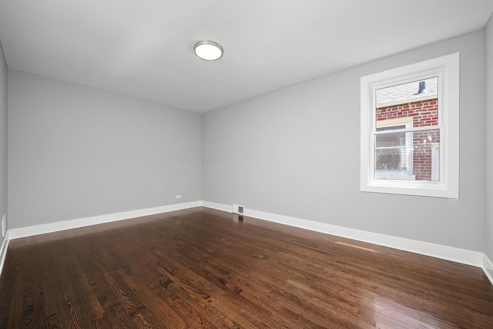 S Paxton Ave, Chicago, IL 60617