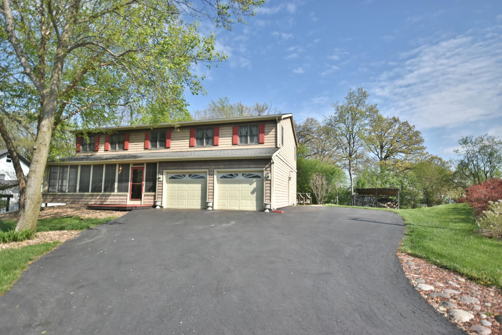 Weber Dr, Saint Charles, IL 60174