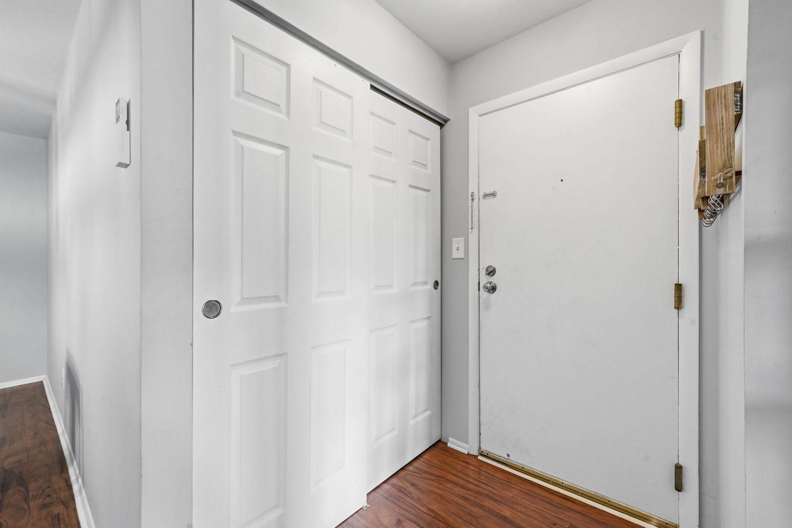 Garden Cir, Streamwood, IL 60107