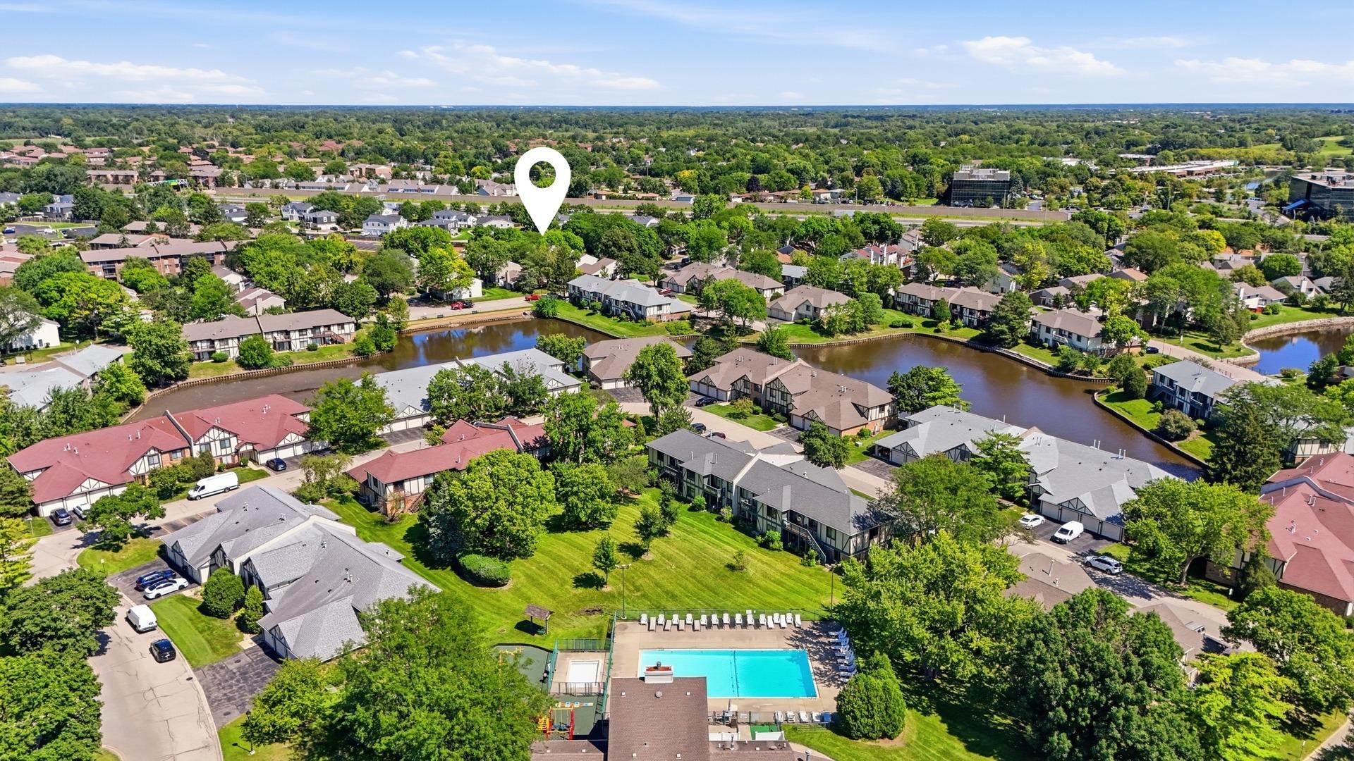 N Hidden Creek Cir, Palatine, IL 60074