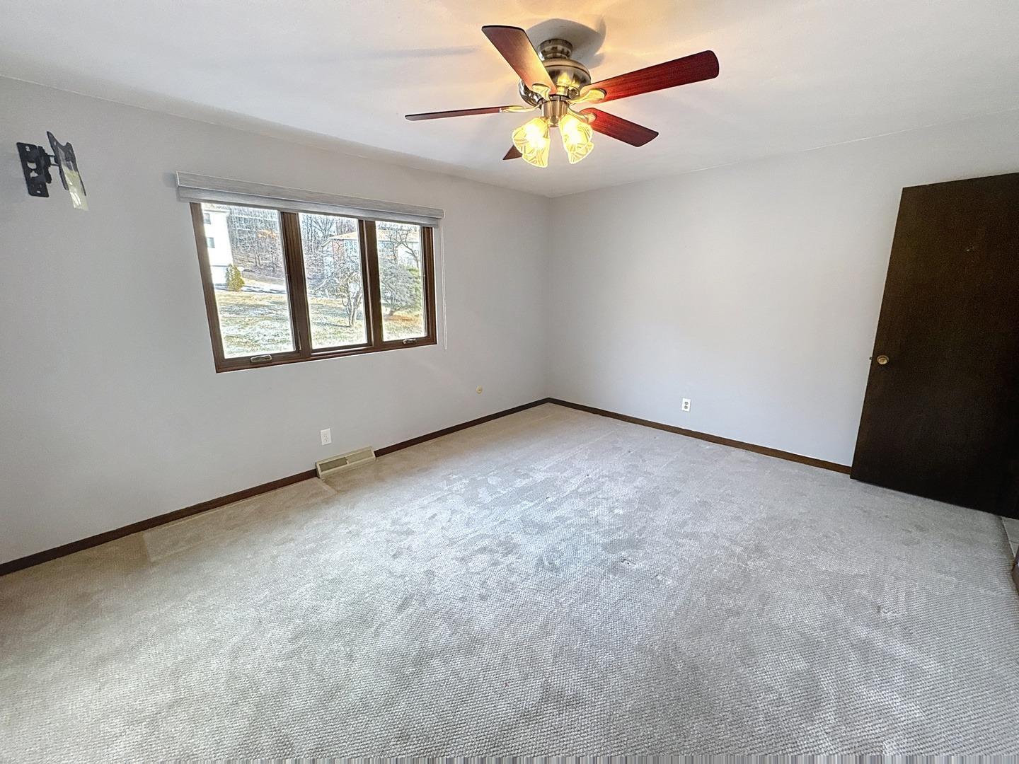35th St, Moline, IL 61265
