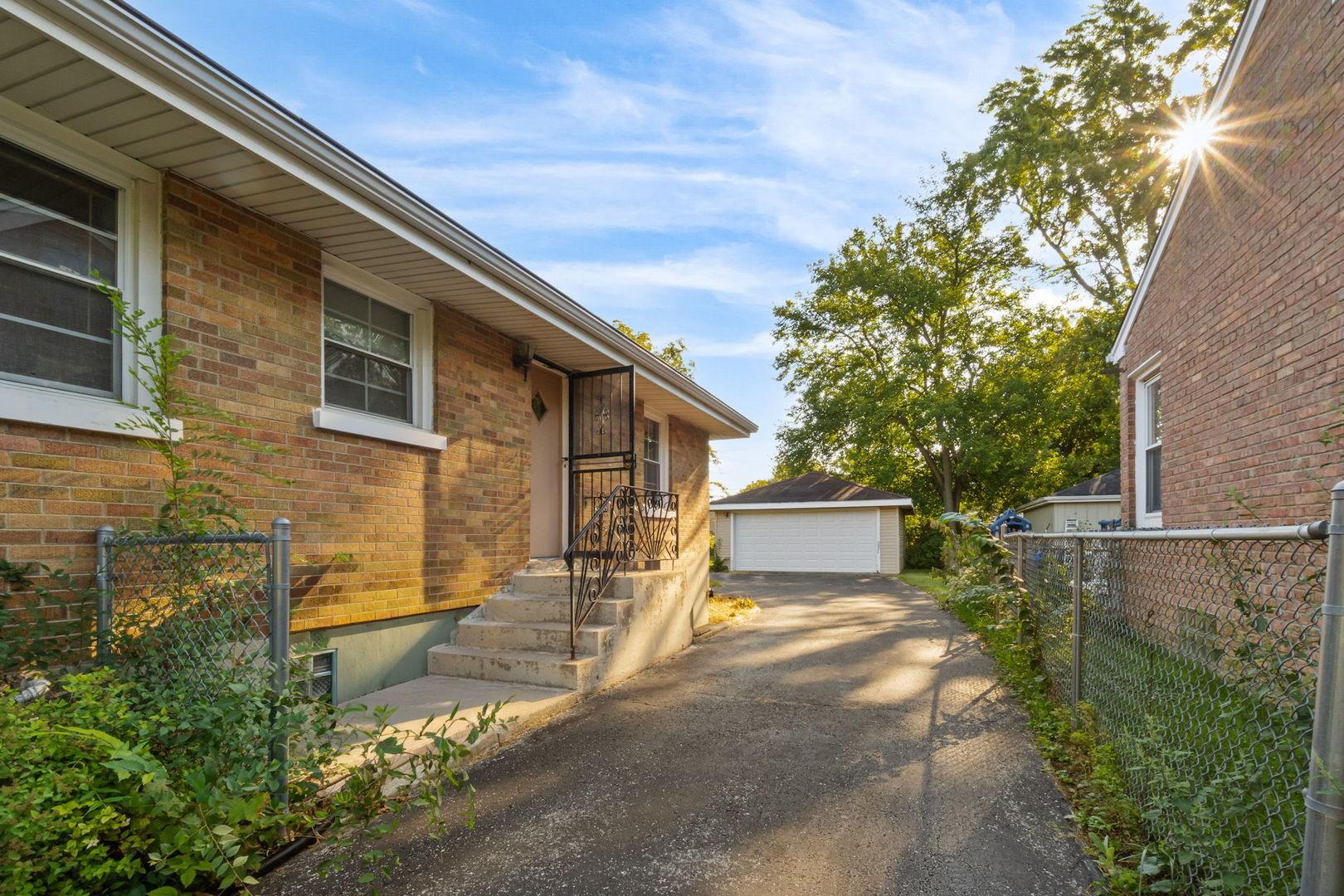 N Yale Ave, Villa Park, IL 60181