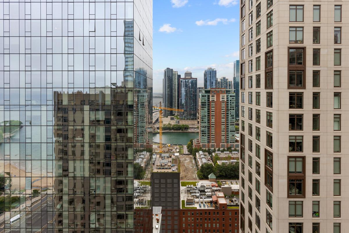 N Lake Shore Dr, Chicago, IL 60611