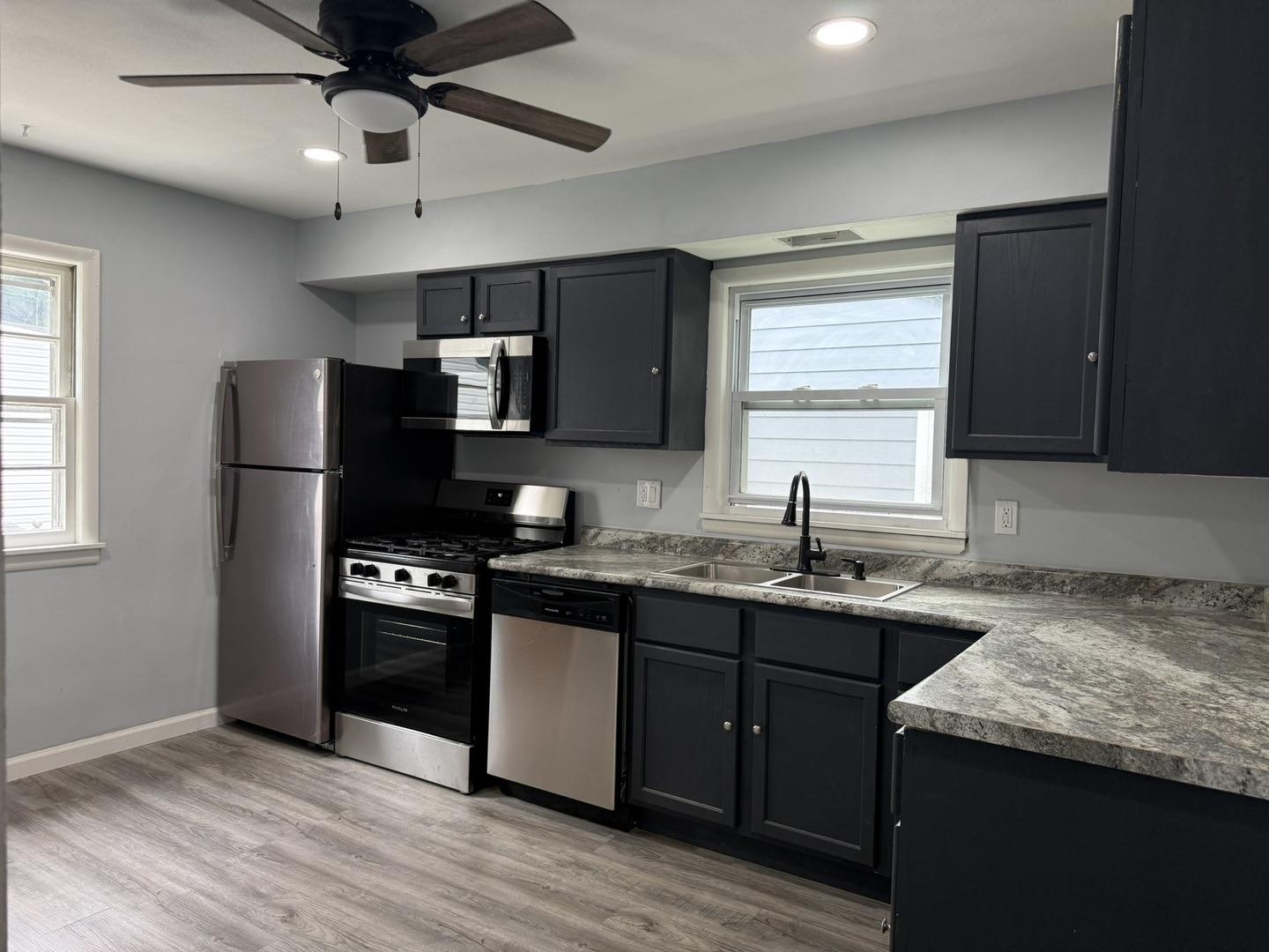 W Pearl Ave, Rockford, IL 61103