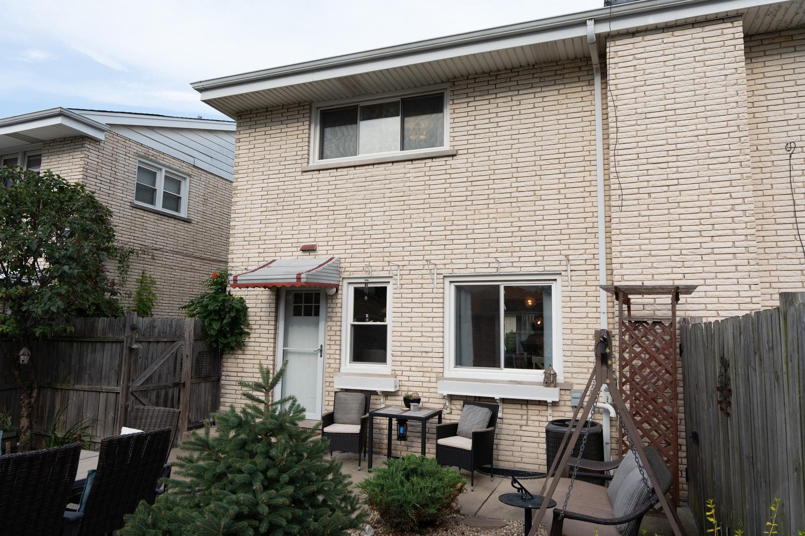 W Addison St, Chicago, IL 60634