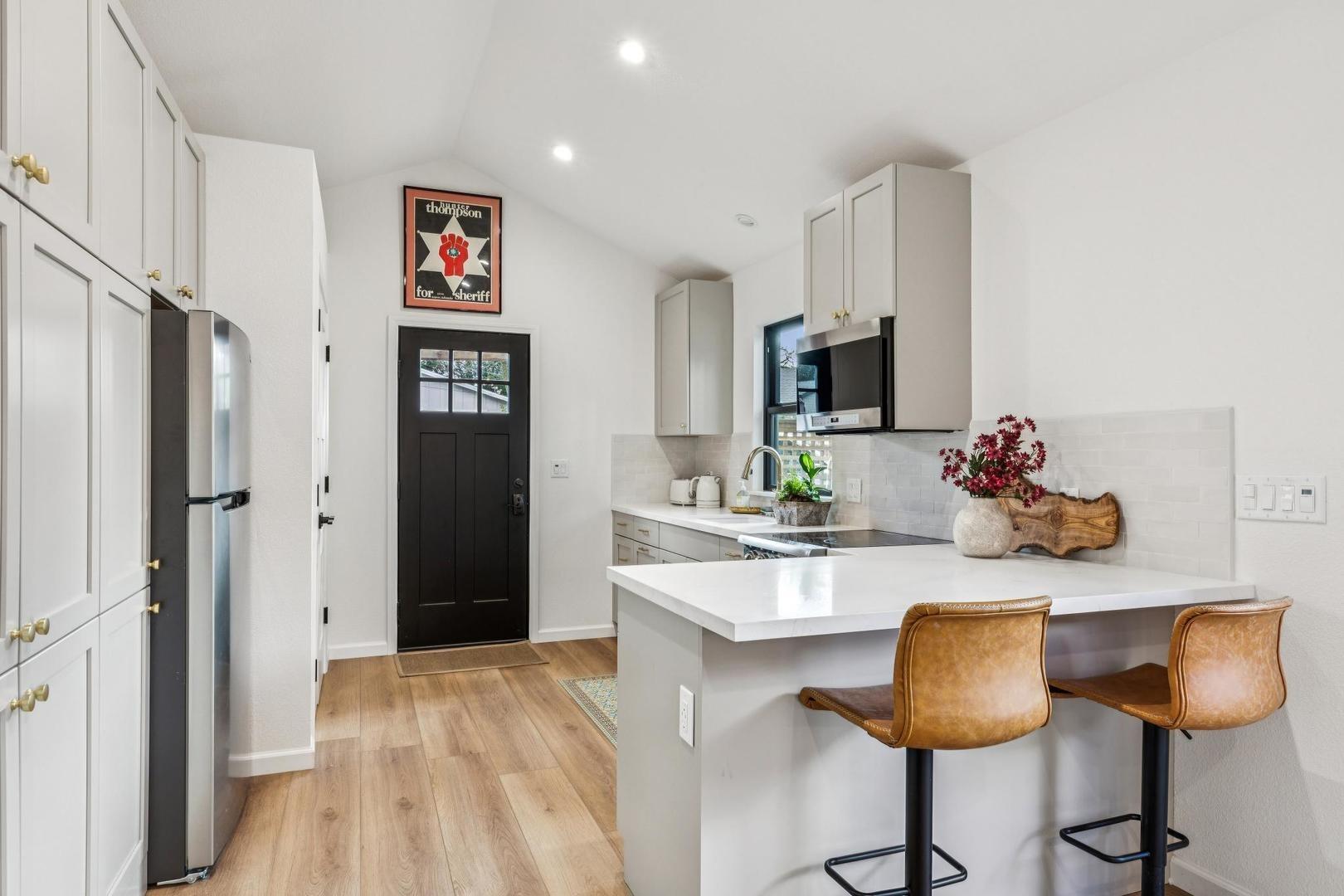Calle Del Monte, Sonoma, CA 95476
