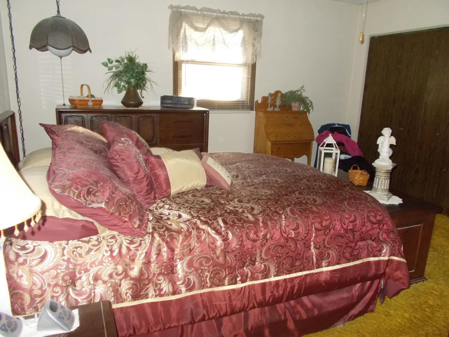 Winthrop Ct, Zion, IL 60099