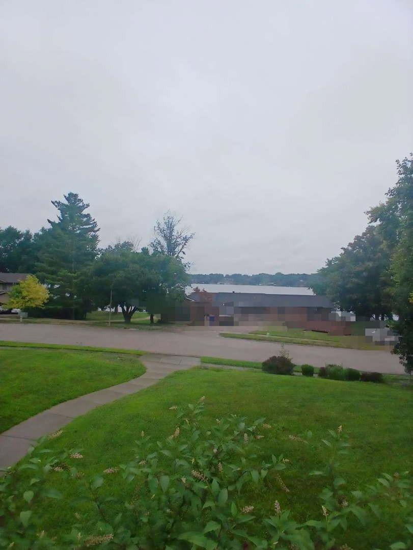 Greenway Ln, Decatur, IL 62521