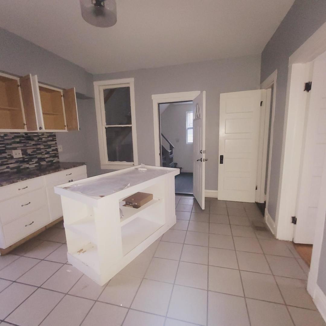 S Oakley Ave, Chicago, IL 60636