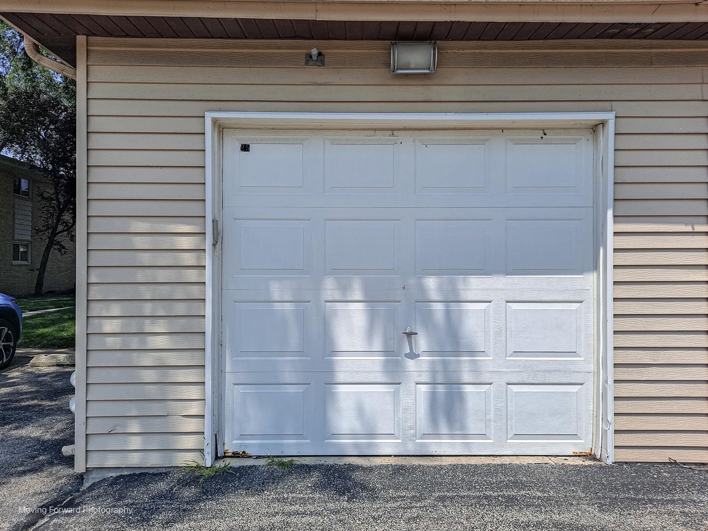 Chase Dr, Clarendon Hills, IL 60514