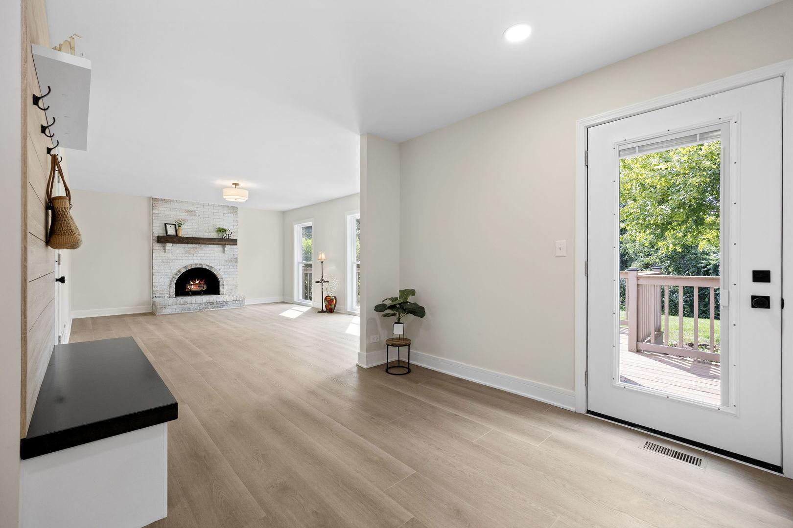 Hemstock Ave, Wheaton, IL 60189