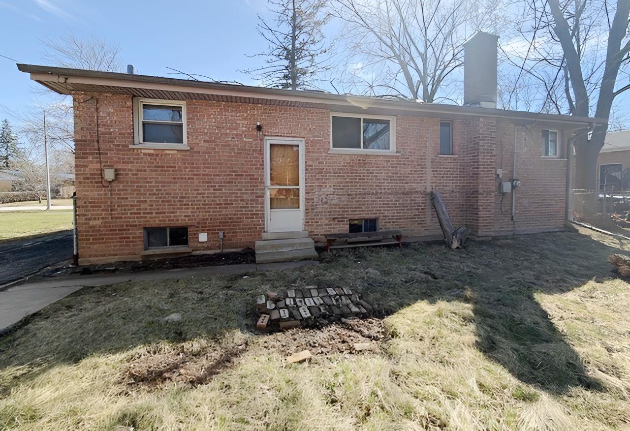 Eddy St, Chicago Heights, IL 60411