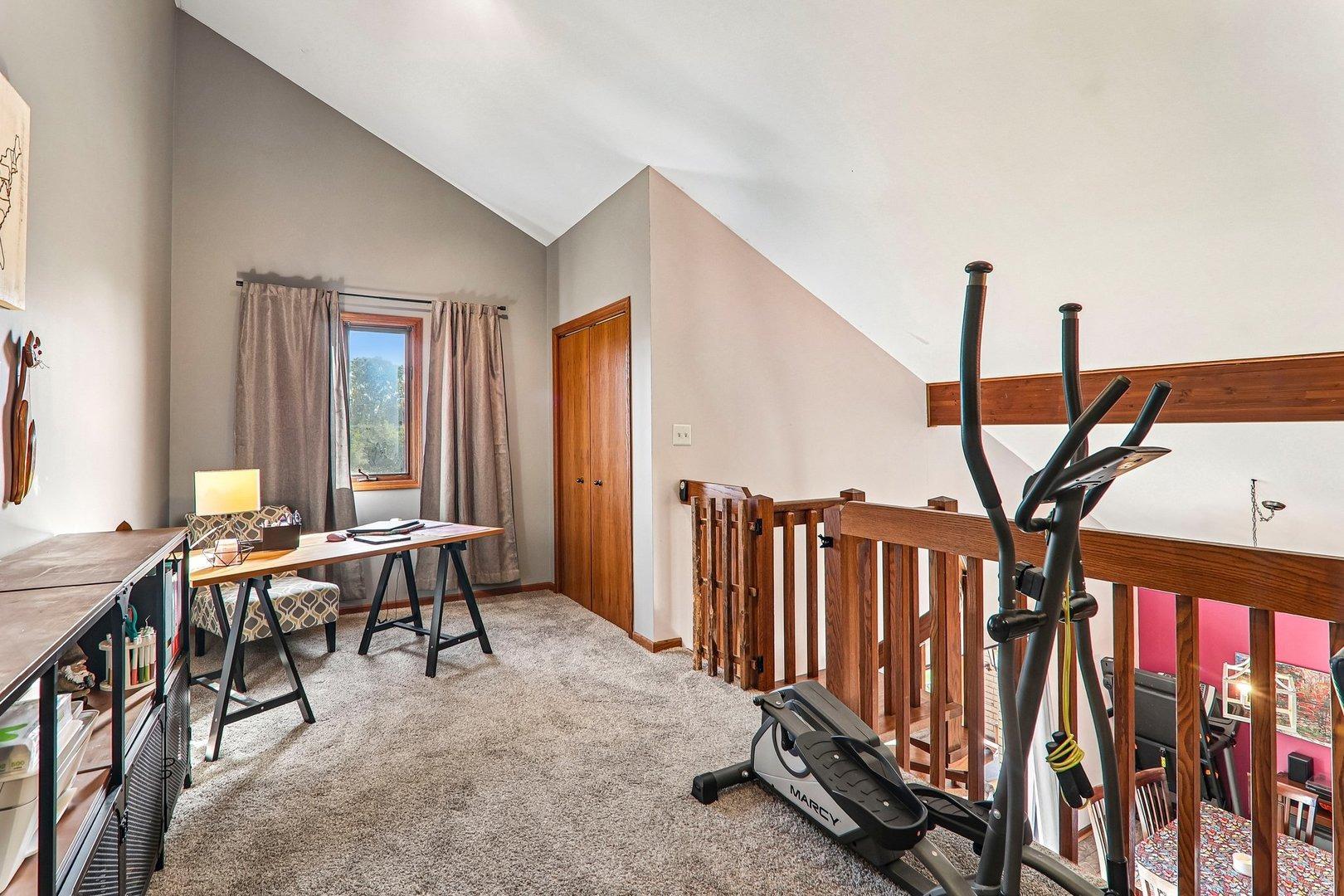 Laramie Ave, Oak Forest, IL 60452