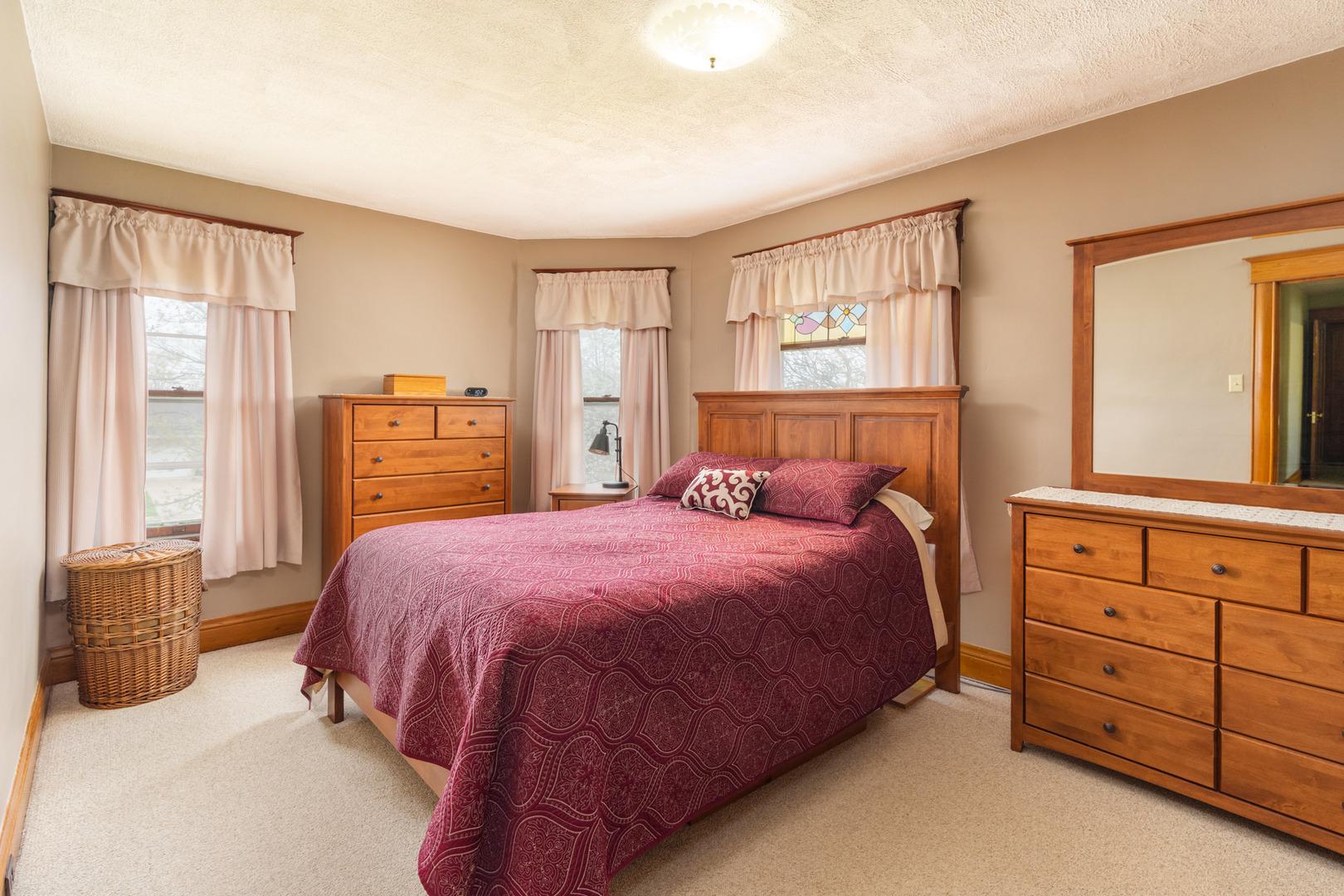 W 1st North St, Wenona, IL 61377
