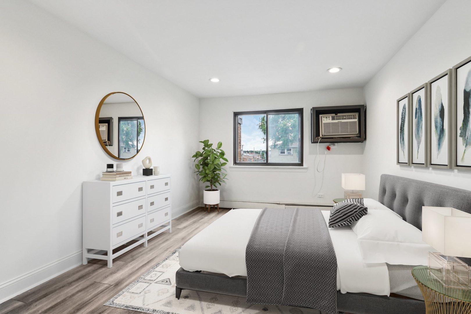 N Chester Ave, Chicago, IL 60656