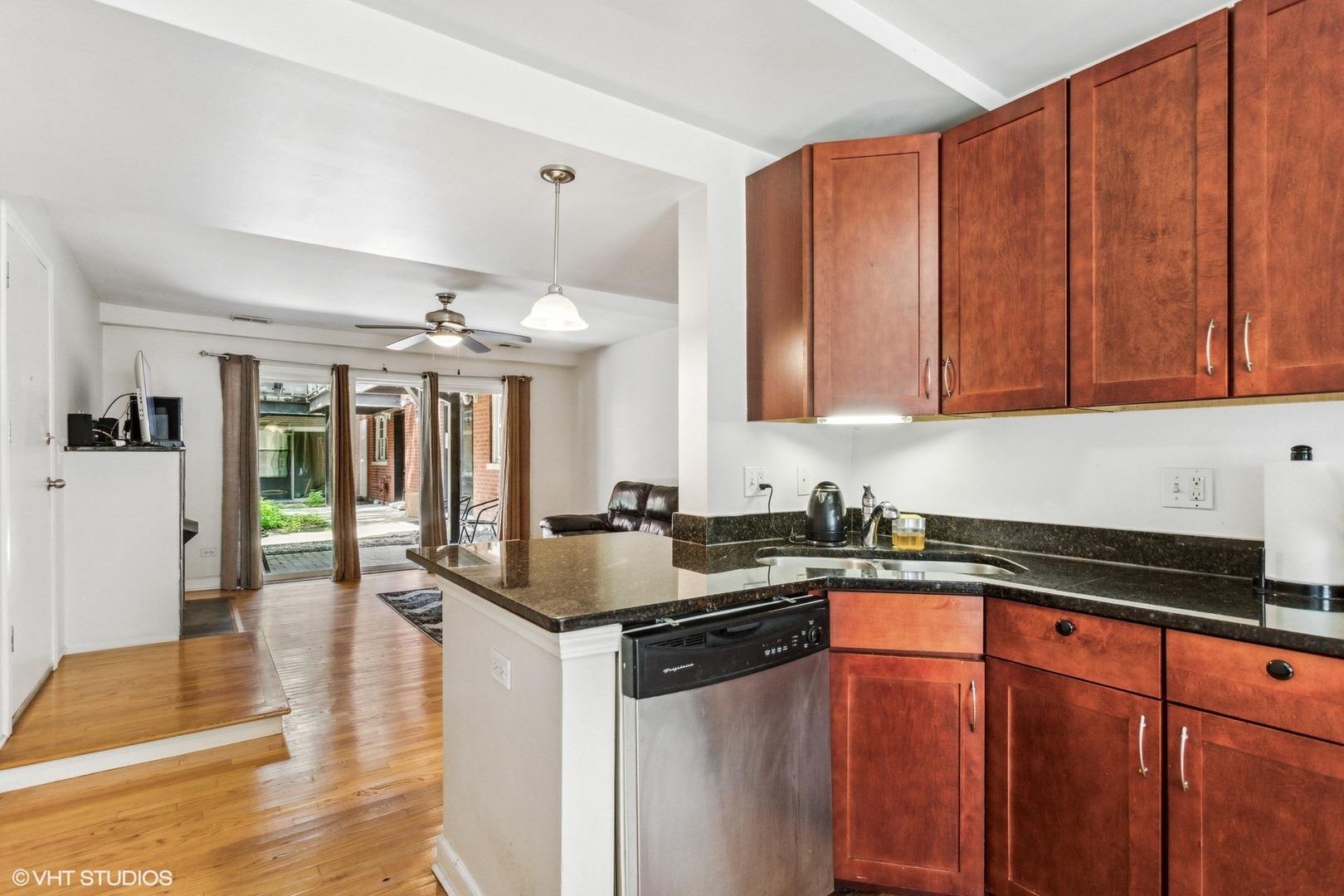 N Damen Ave, Chicago, IL 60645