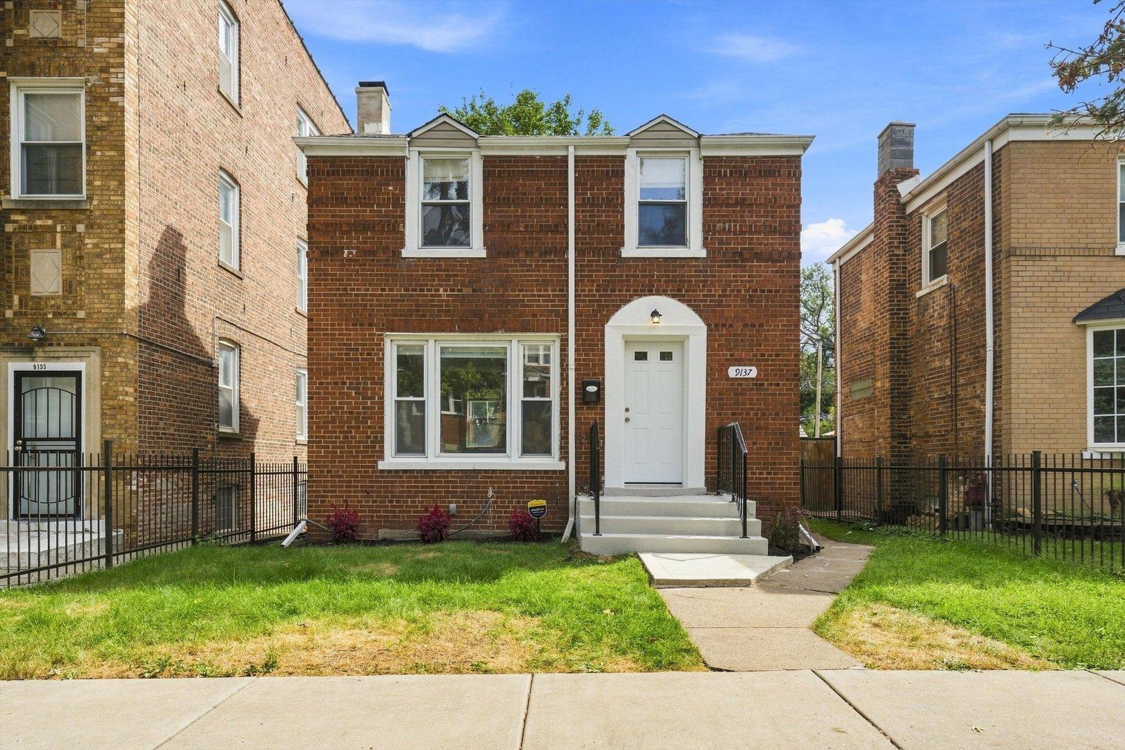 S Essex Ave, Chicago, IL 60617