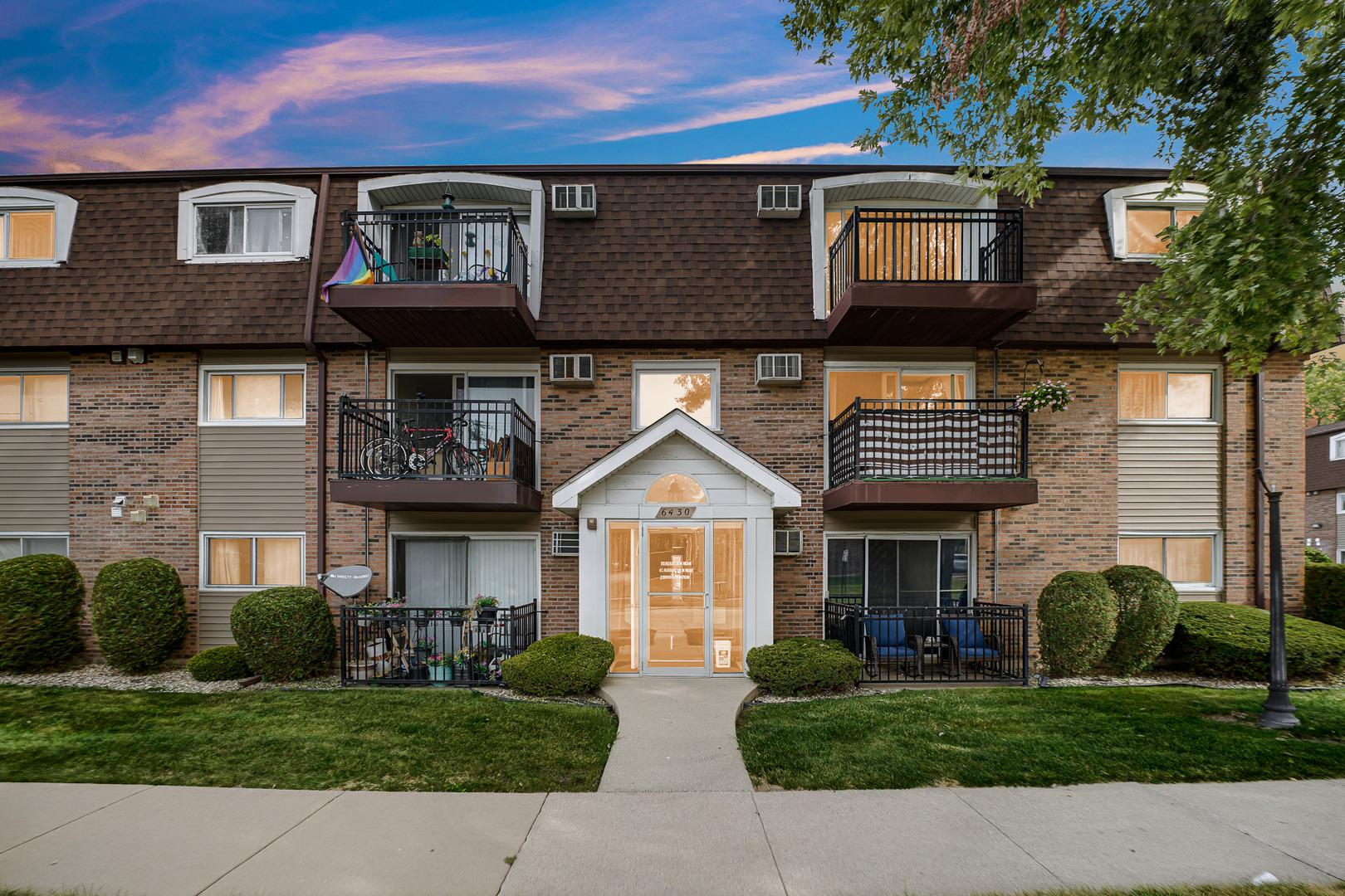 Pamela Ln, Chicago Ridge, IL 60415